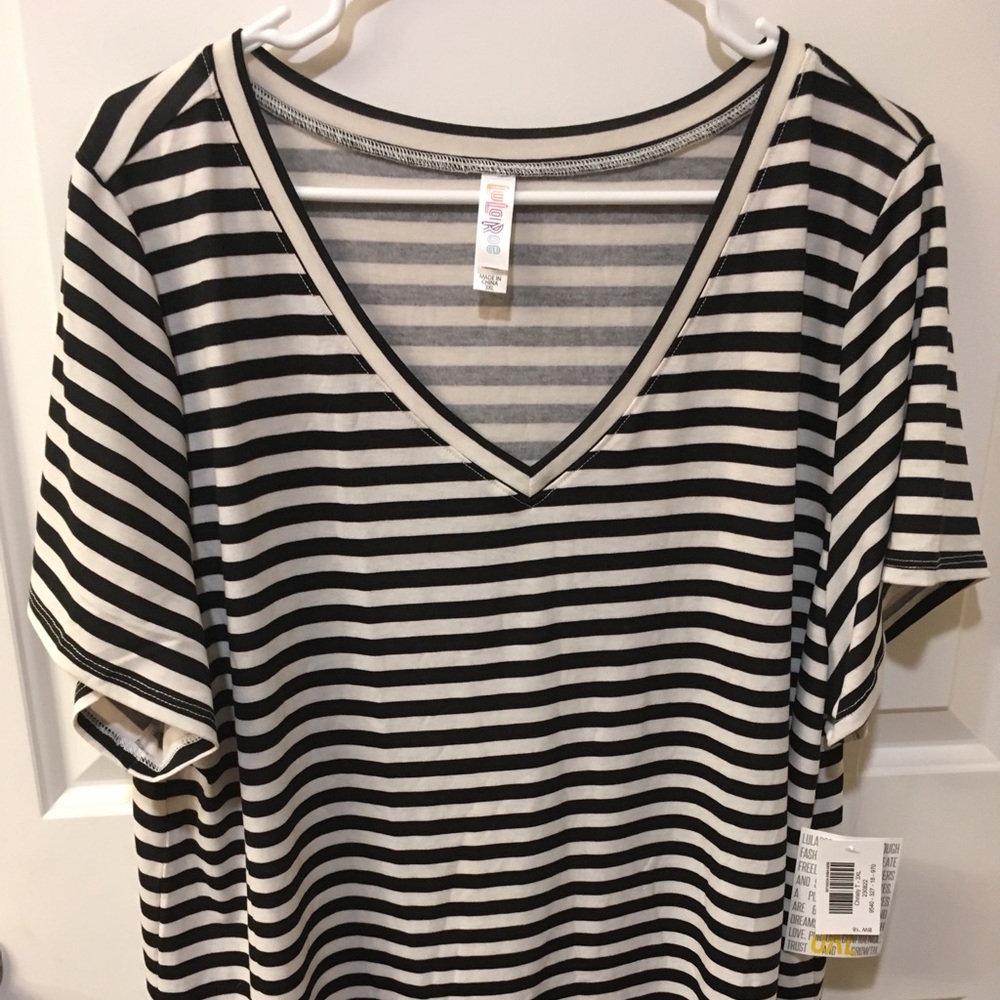 NWT 3xl Christy tee- Lularoe- black/ white stripe